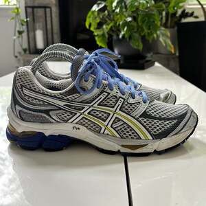 ASICS Gel-Cumulus 13 Silver Blue Yellow Running Shoes Women's Size 8.5